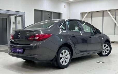 Opel Astra J, 2013 год, 990 000 рублей, 2 фотография