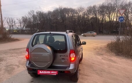 Chevrolet Niva I рестайлинг, 2015 год, 580 000 рублей, 4 фотография