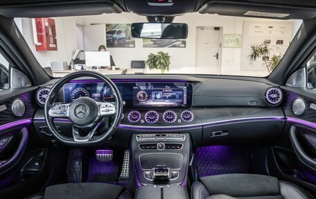 Mercedes-Benz E-Класс, 2018 год, 3 688 000 рублей, 19 фотография