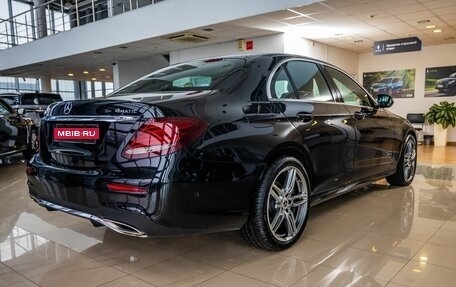 Mercedes-Benz E-Класс, 2018 год, 3 688 000 рублей, 7 фотография