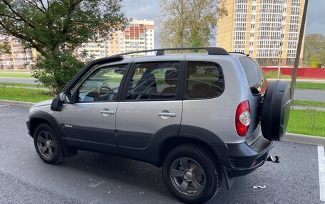 Chevrolet Niva I рестайлинг, 2018 год, 915 000 рублей, 3 фотография