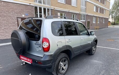 Chevrolet Niva I рестайлинг, 2018 год, 915 000 рублей, 4 фотография