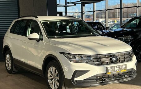 Volkswagen Tiguan II, 2021 год, 2 300 000 рублей, 3 фотография