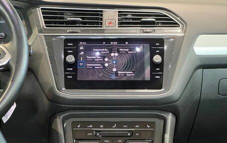 Volkswagen Tiguan II, 2021 год, 2 300 000 рублей, 13 фотография