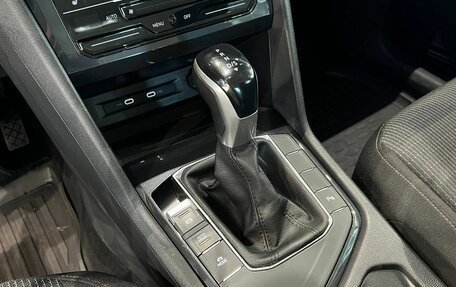 Volkswagen Tiguan II, 2021 год, 2 300 000 рублей, 19 фотография