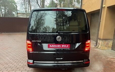 Volkswagen Multivan T6 рестайлинг, 2018 год, 4 800 000 рублей, 8 фотография