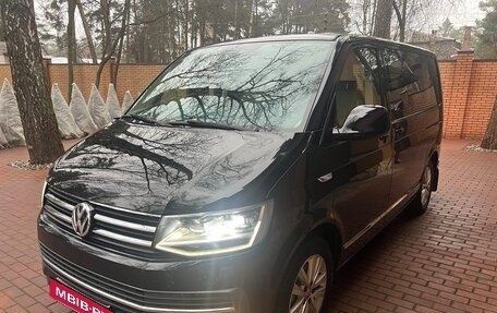 Volkswagen Multivan T6 рестайлинг, 2018 год, 4 800 000 рублей, 4 фотография