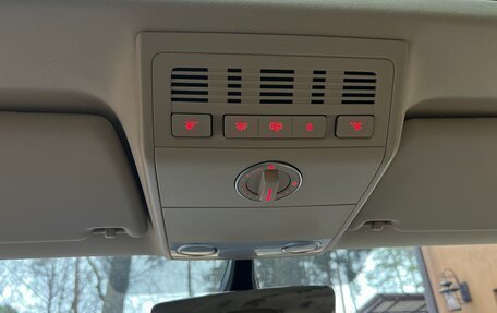 Volkswagen Multivan T6 рестайлинг, 2018 год, 4 800 000 рублей, 20 фотография