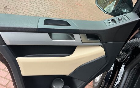 Volkswagen Multivan T6 рестайлинг, 2018 год, 4 800 000 рублей, 15 фотография