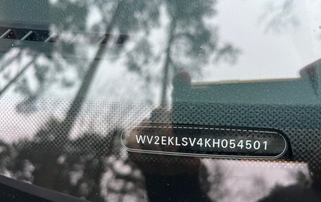 Volkswagen Multivan T6 рестайлинг, 2018 год, 4 800 000 рублей, 13 фотография