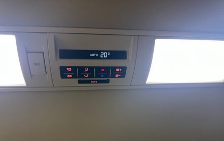 Volkswagen Multivan T6 рестайлинг, 2018 год, 4 800 000 рублей, 28 фотография