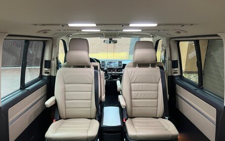 Volkswagen Multivan T6 рестайлинг, 2018 год, 4 800 000 рублей, 25 фотография