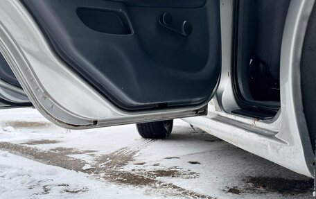 Nissan Almera, 2004 год, 335 000 рублей, 11 фотография