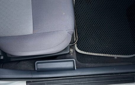 Nissan Almera, 2004 год, 335 000 рублей, 13 фотография