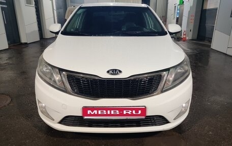 KIA Rio III рестайлинг, 2013 год, 1 200 000 рублей, 2 фотография