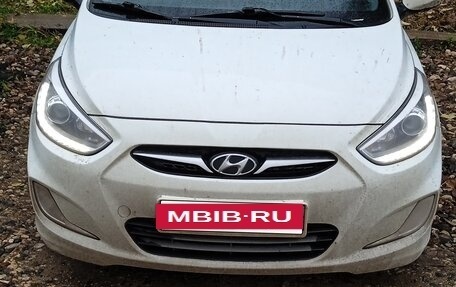 Hyundai Solaris II рестайлинг, 2013 год, 650 000 рублей, 3 фотография