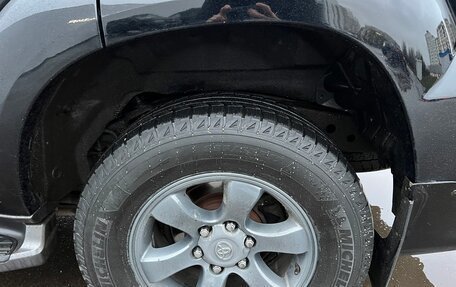 Toyota Land Cruiser Prado 120 рестайлинг, 2007 год, 2 550 000 рублей, 15 фотография