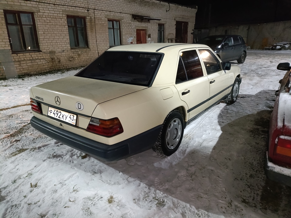 Mercedes-Benz W124, 1989 год, 500 000 рублей, 3 фотография