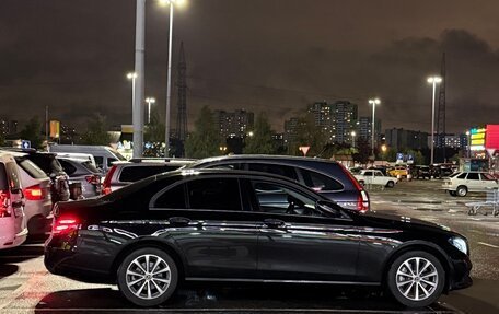 Mercedes-Benz E-Класс, 2020 год, 3 500 000 рублей, 2 фотография