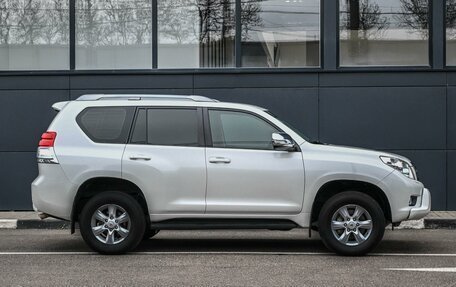 Toyota Land Cruiser Prado 150 рестайлинг 2, 2012 год, 3 179 000 рублей, 5 фотография