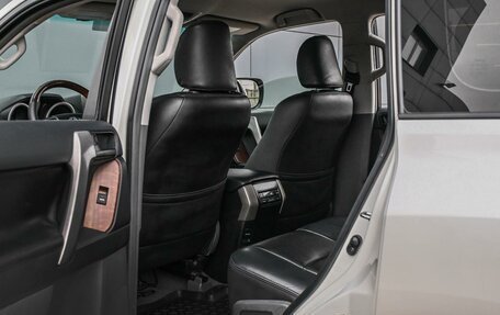 Toyota Land Cruiser Prado 150 рестайлинг 2, 2012 год, 3 179 000 рублей, 11 фотография