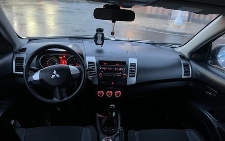 Mitsubishi Outlander III рестайлинг 3, 2007 год, 750 000 рублей, 6 фотография