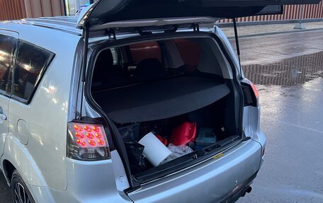 Mitsubishi Outlander III рестайлинг 3, 2007 год, 750 000 рублей, 11 фотография