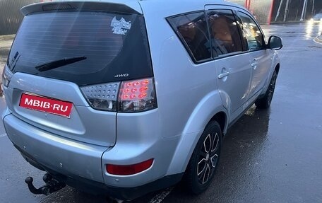 Mitsubishi Outlander III рестайлинг 3, 2007 год, 750 000 рублей, 14 фотография