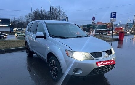 Mitsubishi Outlander III рестайлинг 3, 2007 год, 750 000 рублей, 16 фотография