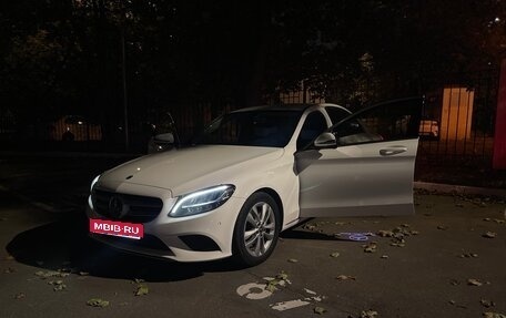 Mercedes-Benz C-Класс, 2019 год, 2 600 000 рублей, 1 фотография