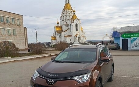 Toyota RAV4, 2017 год, 2 400 000 рублей, 4 фотография