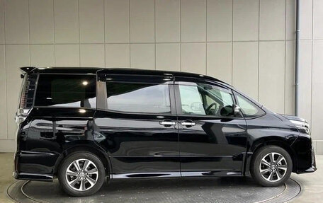 Toyota Voxy III, 2021 год, 1 998 027 рублей, 4 фотография