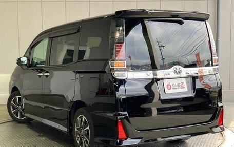 Toyota Voxy III, 2021 год, 1 998 027 рублей, 7 фотография