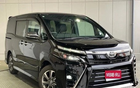 Toyota Voxy III, 2021 год, 1 998 027 рублей, 3 фотография