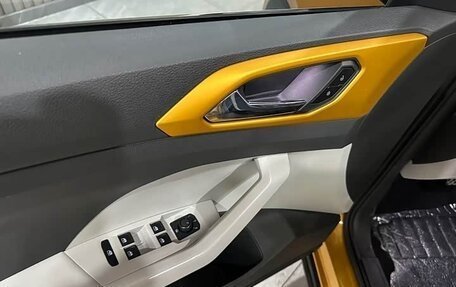 Volkswagen T-Cross I, 2021 год, 1 350 000 рублей, 13 фотография