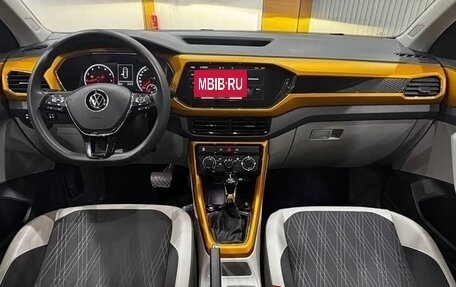Volkswagen T-Cross I, 2021 год, 1 350 000 рублей, 11 фотография