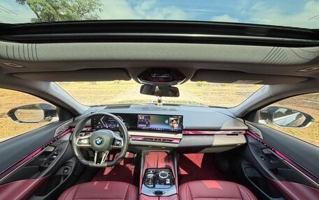 BMW 5 серия, 2024 год, 7 130 000 рублей, 10 фотография