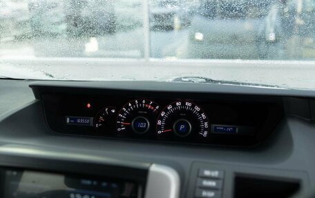 Toyota Voxy II, 2010 год, 1 650 000 рублей, 12 фотография