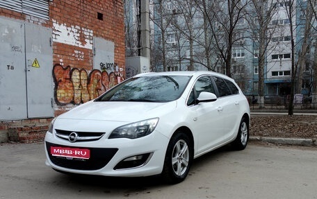 Opel Astra J, 2014 год, 950 000 рублей, 1 фотография