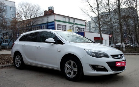 Opel Astra J, 2014 год, 950 000 рублей, 3 фотография