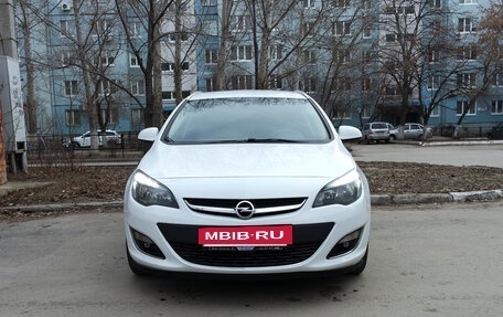 Opel Astra J, 2014 год, 950 000 рублей, 2 фотография