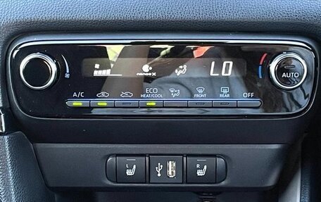 Toyota Yaris, 2022 год, 1 350 010 рублей, 10 фотография