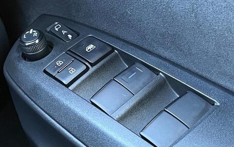 Toyota Yaris, 2022 год, 1 350 010 рублей, 21 фотография