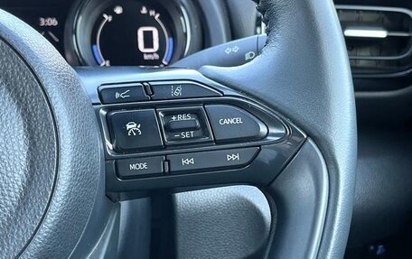 Toyota Yaris, 2022 год, 1 350 010 рублей, 16 фотография