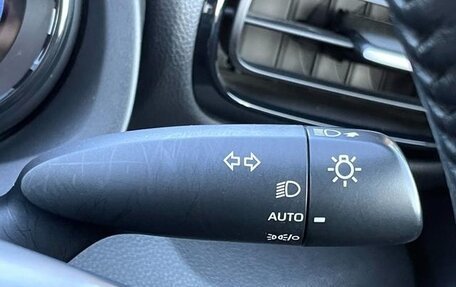 Toyota Yaris, 2022 год, 1 350 010 рублей, 19 фотография