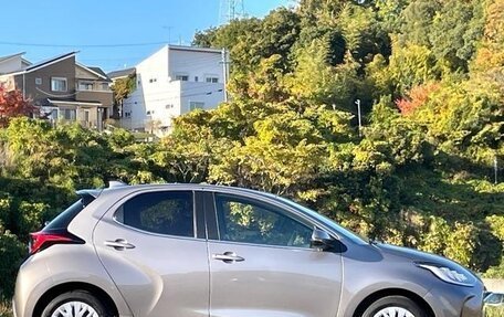 Toyota Yaris, 2022 год, 1 350 010 рублей, 23 фотография