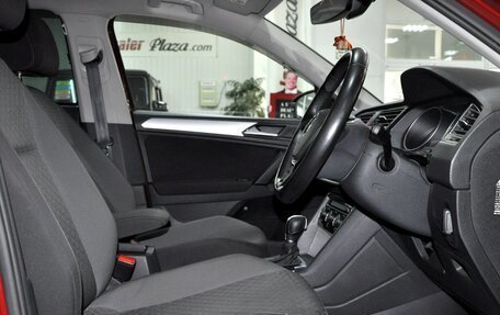 Volkswagen Tiguan II, 2019 год, 2 349 000 рублей, 4 фотография