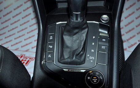 Volkswagen Tiguan II, 2019 год, 2 349 000 рублей, 15 фотография