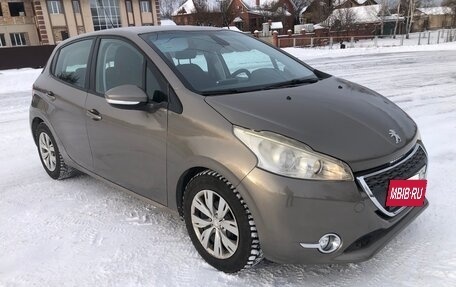 Peugeot 208 II, 2013 год, 365 000 рублей, 1 фотография