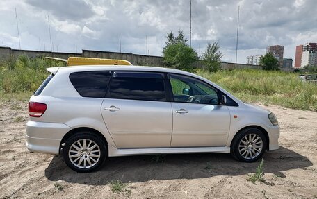 Toyota Ipsum II, 2003 год, 850 000 рублей, 2 фотография